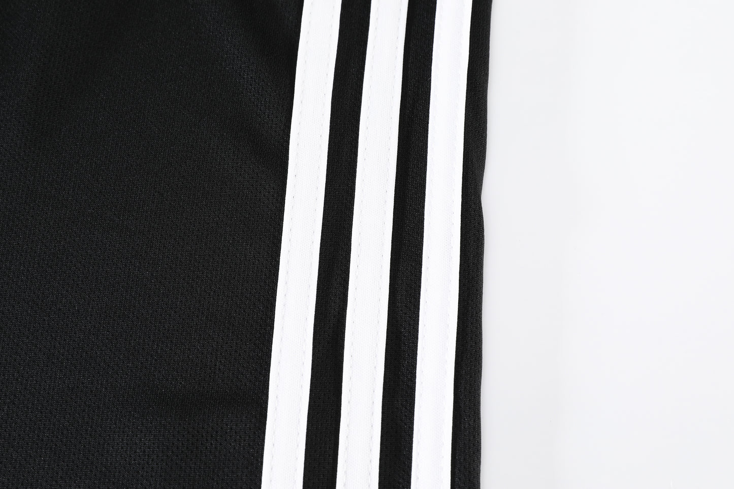 Liverpool 25-26 Black Goalkeeper Jersey